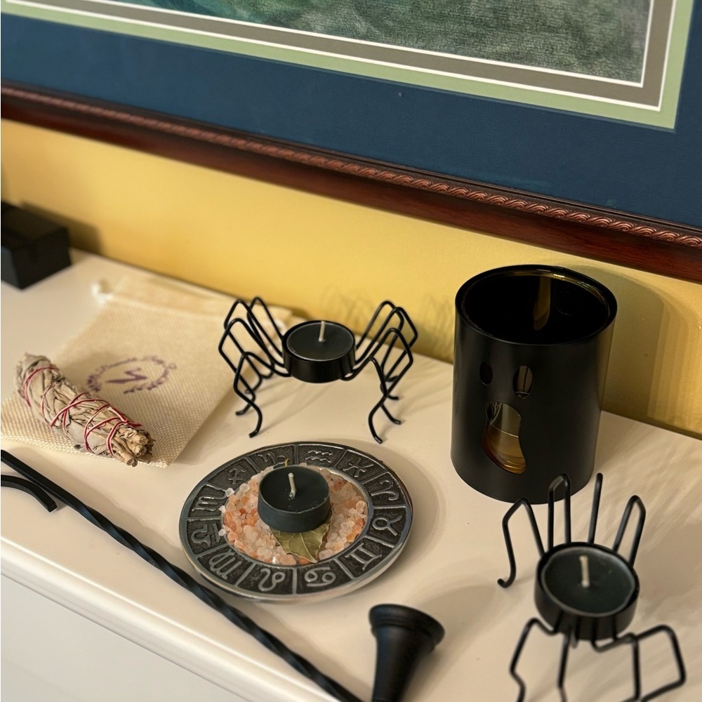 Black-Spider-Tealight Holder Gothic Halloween Decor NWT Ikea KUSTFYR Lmt Ed - Picture 4 of 4